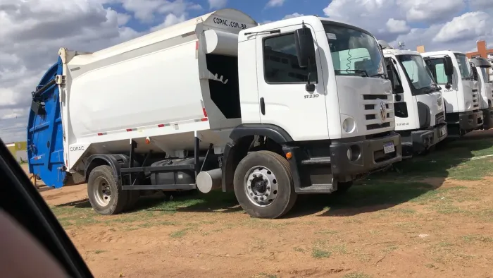 Vendo e alugo(locação) compactador de lixo(coletor de lixo)