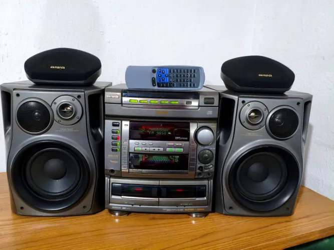AIWA F15 BLUETOOTH