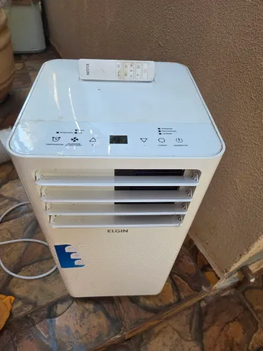 Ar condicionado portátil 127v 9.000 Btus Classificação A seminovo gelando