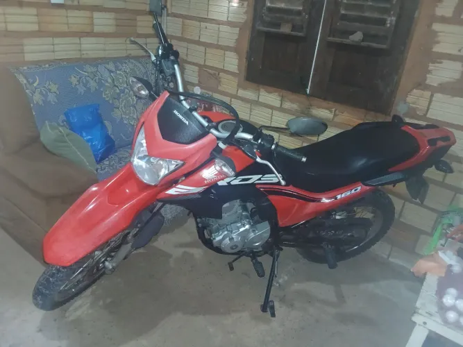 Linda e concervadissima moto top de linha