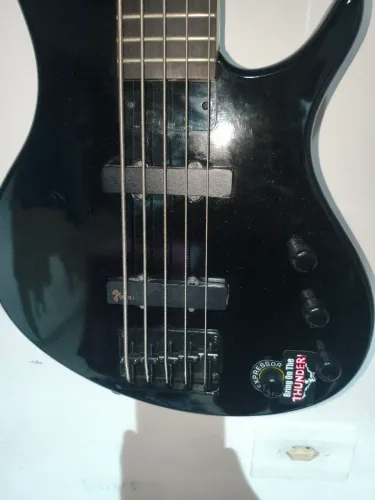 Contra baixo Toby Deluxe V