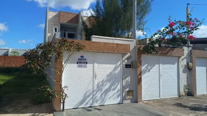 Excelente casa duplex para locação!
