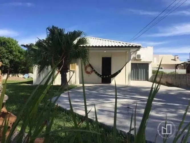 Casa 3 Quartos Quadra Mar no Balneário Campo Bom próximo à Praia em Jaguaruna