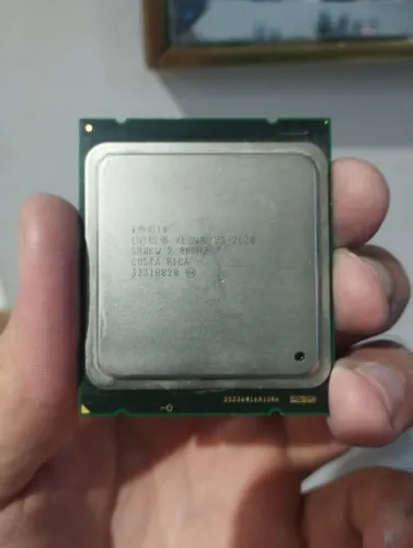 Processador Intel Xeon E5-2620 2.0GHz LGA 2011 (6 Cores / 12 Threads)
