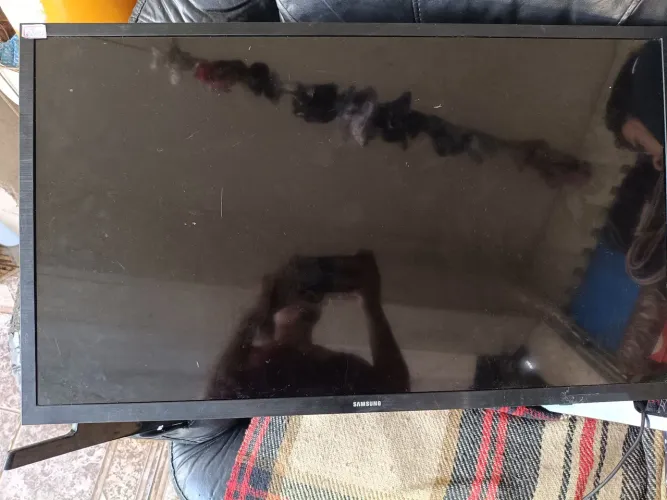 Vende-se essa televisão 