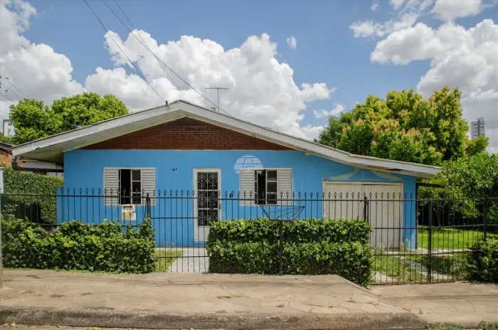 Terreno com duas casas no Boqueirão