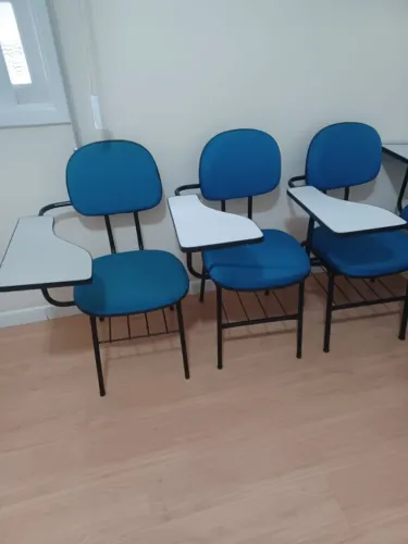 Cadeira Universitária com Encosto em Estofado ( unidade )