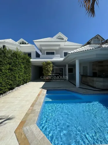 Casa Triplex de 5 quartos - 370m² - Condomínio Interlagos de Itaúna