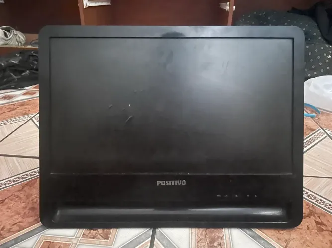 Monitor Positivo funcionando - R$ 45