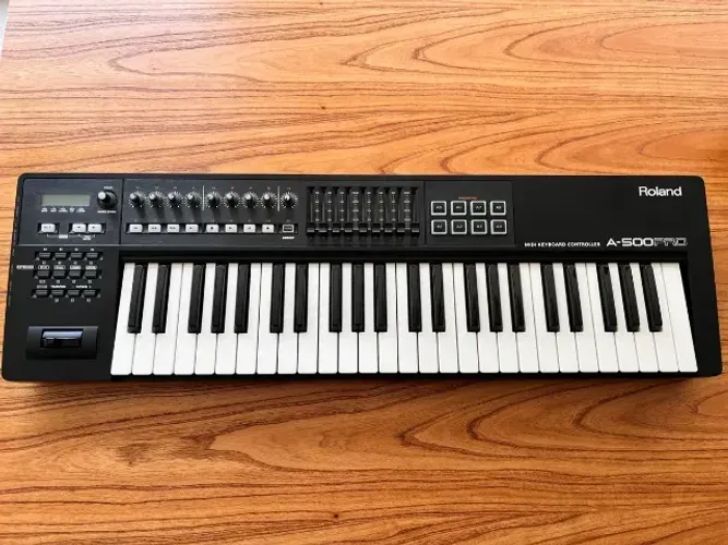 Roland A500 Pro | Teclado Controlador Midi Usb