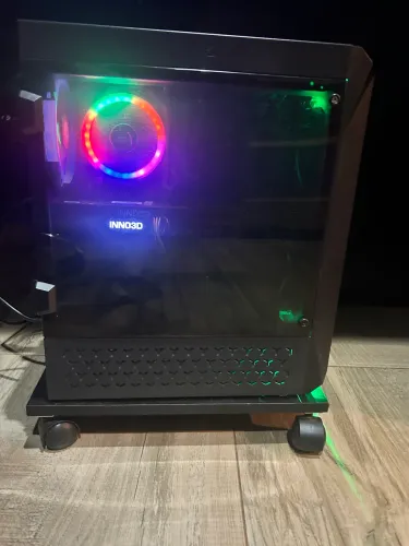 PC gamer completo, com monitor e teclado