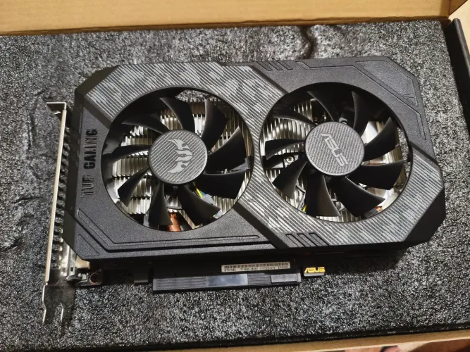 GTX 1650 ASUS TUF Gaming 4GB