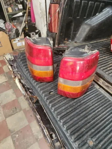 Lanternas Cherokee 93/98 originais 