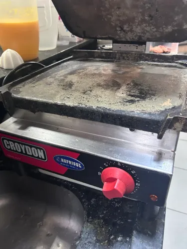 Sanduicheira elétrica simples gigante chapa lisa Croydon