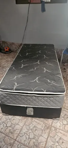 Vendo Cama Box solteiro