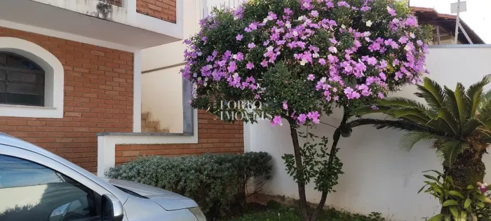 Casa comercial ou residencial com 04 quartos à venda próximo ao Guarani.