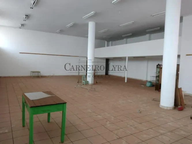 Ótimo imóvel comercial de 280m² para locação por R$3.000 + IPTU - Centro, Jaú/SP