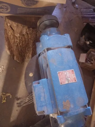 Vendo motor tipo jacaré, 5 cv