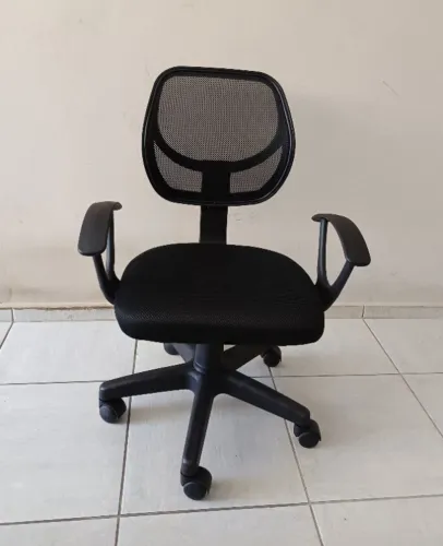 Cadeira Diretor escritório NOVA/ Giratória e com regulagem de altura, Marca: Otello