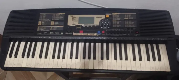 Teclado Yamaha 61 ?