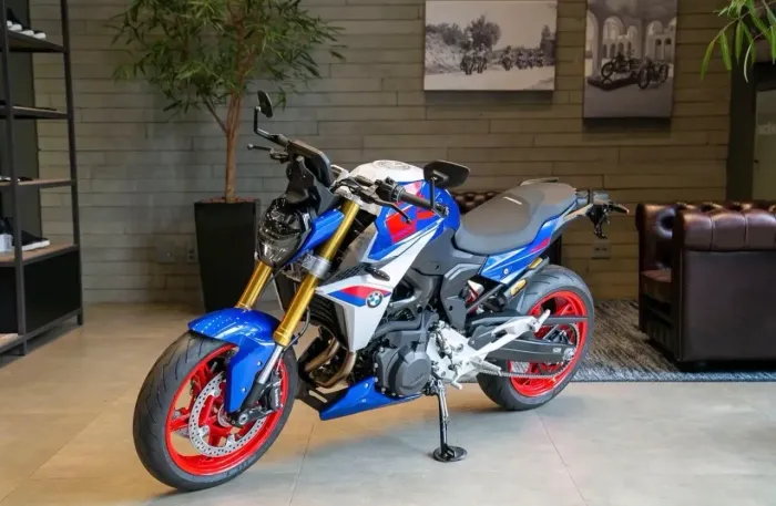 BMW F 900 R Plus Racing Blue 2026 - Top de Linha | Impecável | Baixa Km