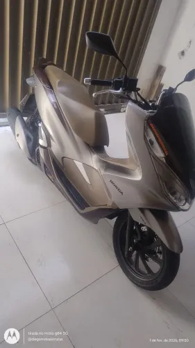 Honda PCX 150 DLX 2022 - Muito Conservada