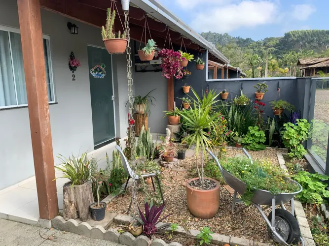 Vendo casa dentro de condomínio