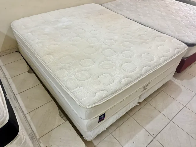 Cama box de casal Queen , cama Queen
