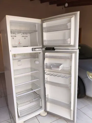 Geladeira Brastemp Fros free 386 litros 127w ótimo estado de conservação