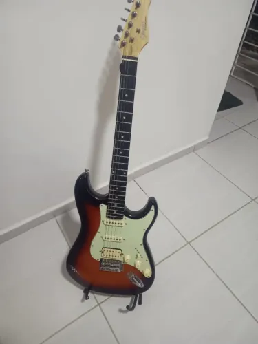 Vendo guitarra estratocaster