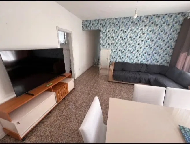 Quarto compartilhado tipo república 