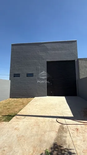 Barracão Comercial em excelente localização 220,00, novo.