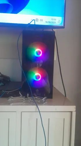 Computador montado pronto para uso!