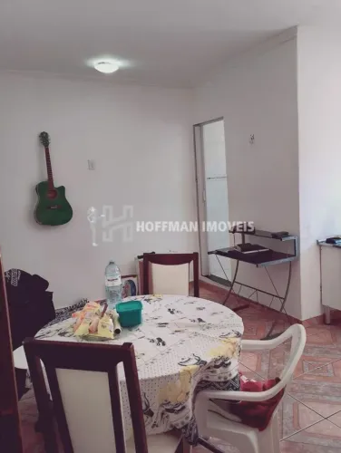 Sobrado para locação com quintal e 01 vaga no Bairro Cerâmica