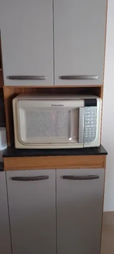 MICROONDAS ELETROLUX MEF 33 - 26 LITROS