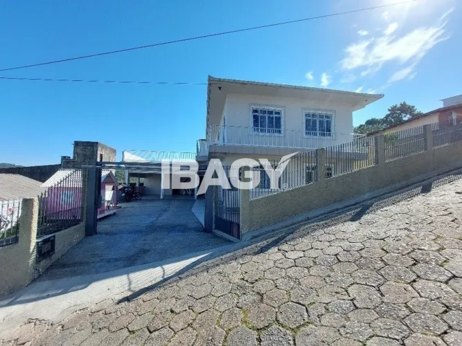 Excelente Casa 3 dormitório(s) em Saco dos Limões - Florianópolis