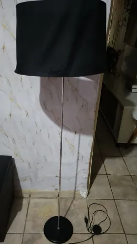 Vendo abajur de pé .pouco usado em ótimo estado 