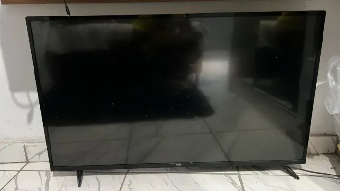 Tv para retirada de peças ou pra quem tem interesse em arrumar