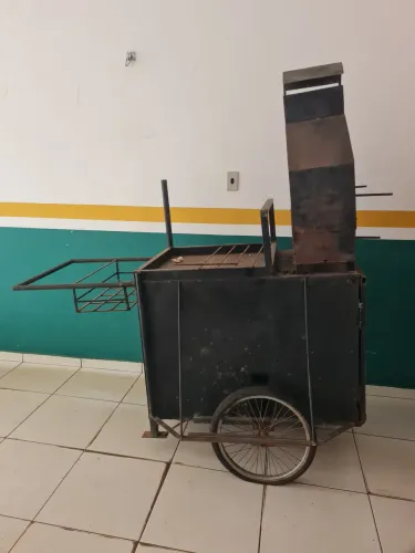 Vende-se carrinho para espeto