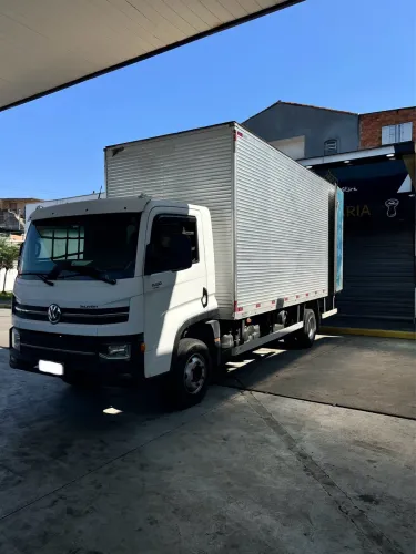Caminhão disponível para Entregas / Coletas e Mudanças em SP
