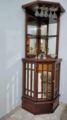 Barzinho madeira e espelho