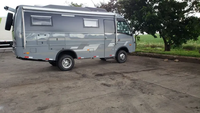MOTORHOME VOLARE V8 TRAÇÃO 4X4