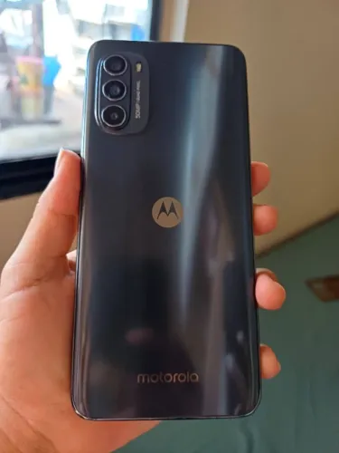 Vendo moto G52 Não tem carregador.