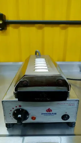 Máquina de crepe suíço