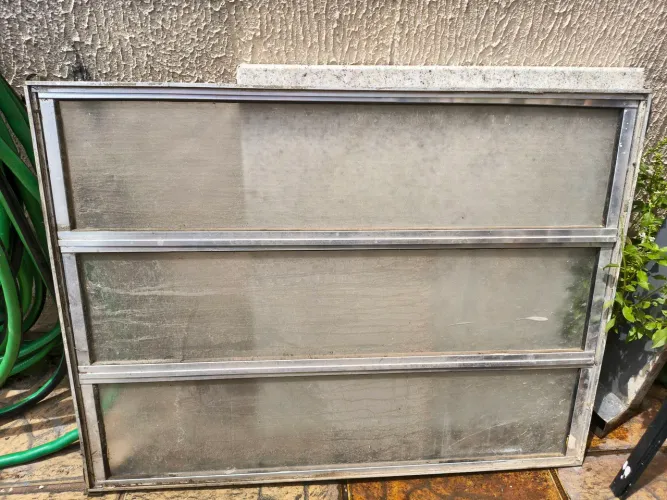 Janela basculante 80x60