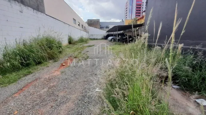 Terreno à venda com área total 274,70m², no Centro em Limeira/SP.