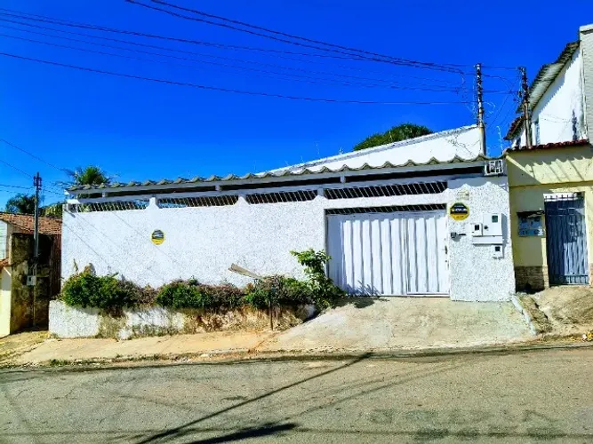 CASA COMERCIAL NA QUADRA SENAC CORA CORALINA 10 COMODOS CLIMATIZADA 50M/ AV INDEPENDENCIA