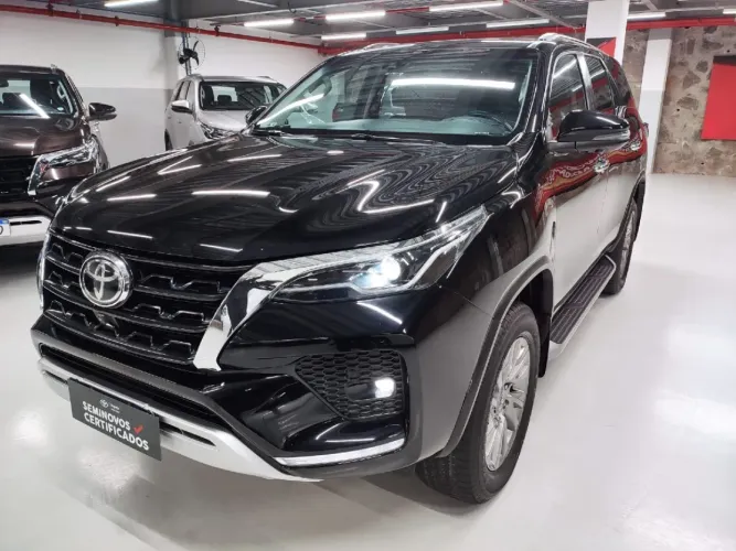 Toyota Hilux SW4 SRX 4X4 2.8 TDI 16V Dies. Aut. 2024