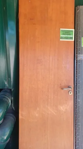 Porta de Madeira Usada com Fechadura - 2,10 x 0,60 Mts