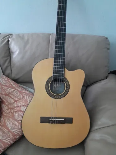 Vendo violão Rozine
